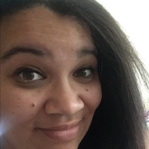 Meet your Posher, Elisa